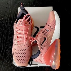Nike Air Mac 270 Women’s size 7.5 coral stardust/blk